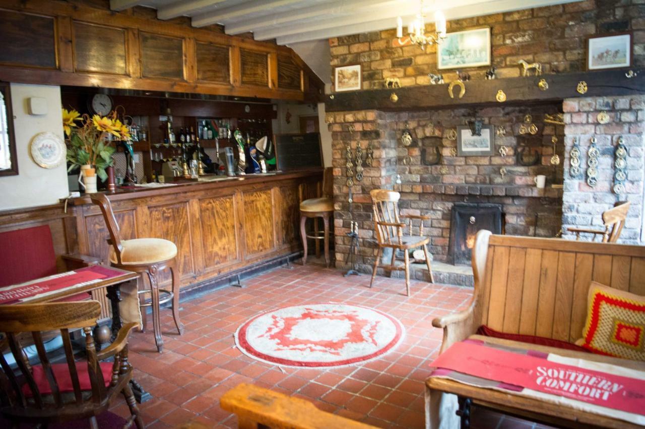 The Benbow Inn At Ruyton-Xi-Towns Extérieur photo