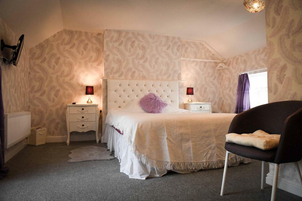 The Benbow Inn At Ruyton-Xi-Towns Extérieur photo